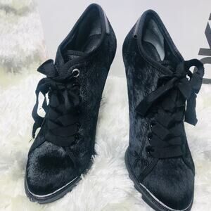 New In Box DKNY Lace Up Anke Boots